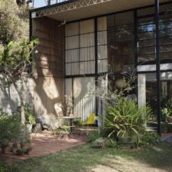 Eames DKR Wire Chair By Vitra -Finest Furniture Shop 7042347 EamesPlasticSideChairDSREamesWireChairDKRContractTable v fullbleed 1440x a47d2a69 51b1 4e29 8de6 321e8a4fa245