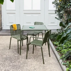 Palissade Square Dining Table By Hay 14 Palissade Square Dining Table By Hay -Finest Furniture Shop HAY Palissade.lifestyle.3.hs b1c4b959 48e0 4864 b607 907b62c92361