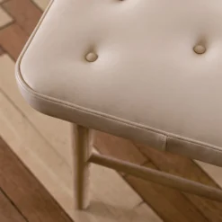 VLA75 Foyer Bench By Vilhelm Lauritzen -Finest Furniture Shop VLA75 oak oil sif90 detail v1